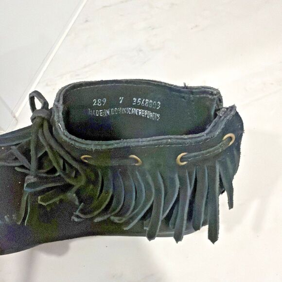 Minnetonka Classic Fringe Black Suede Ankle Boots Back Zipper EUC 7 - Picture 5 of 7